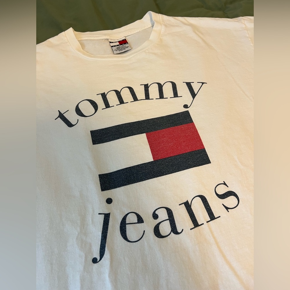 Vintage Tommy Hilfiger T Shirt